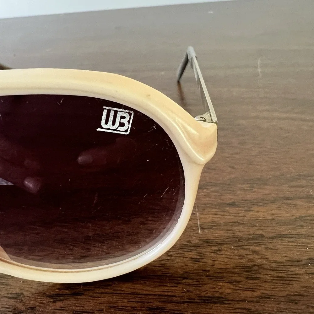 WB Vintage Aviator Sunglasses Cream Plastic‎ Metal Arms Taiwan R.O.C